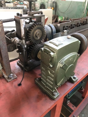Μηχανή ευθυγράμμισης και κοπής 5-12mm Coil Steel Bar με αυτόματη βαθμίδα αυτόματη